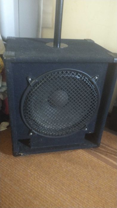 muzyka sprzet naglasniajacy,statywy,mikrofony itp.