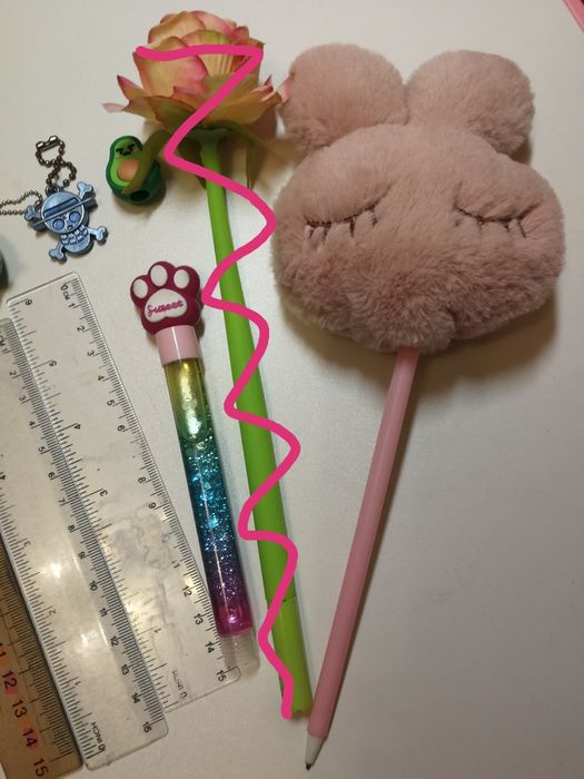 Набір канцтоварів для дівчинки, ручка зайчик, лінійки.