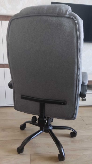 Комп'ютерне крісло