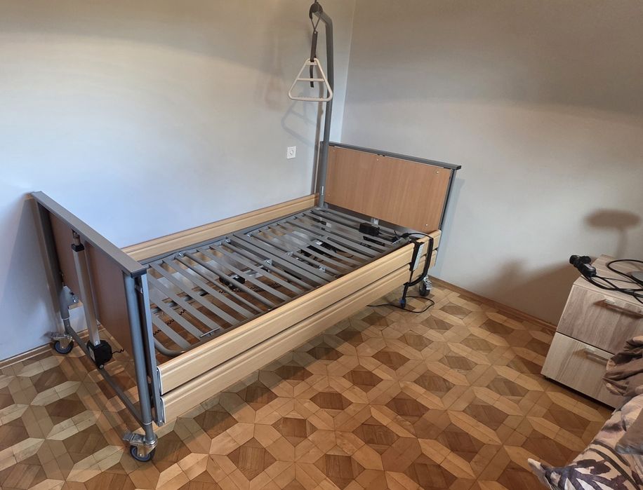 Elektryczne łóżko rehabilitacyjne
