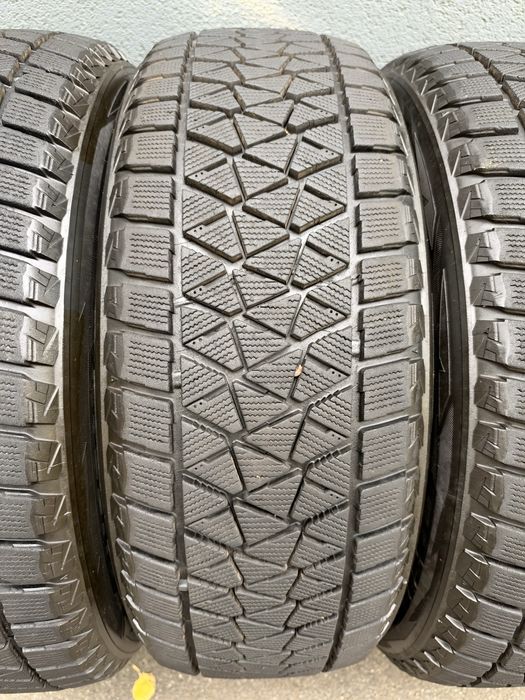 Bridgestone Blizzak 235/55 R20