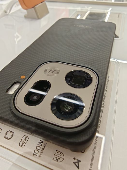 OPPO Find X9 Pro + Conversor