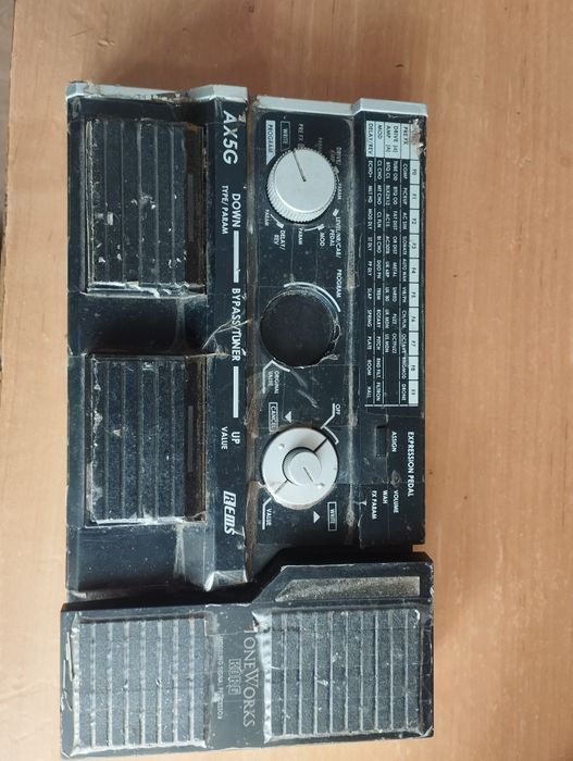 Електрогітара Legend і процесор Korg AX5G