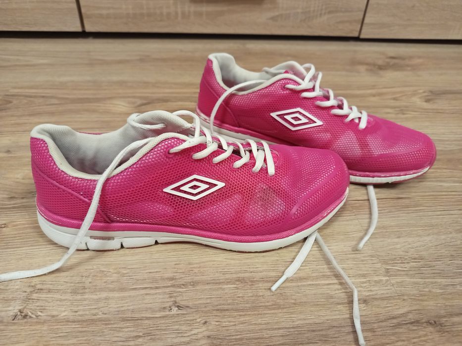 Buty damskie Umbro r. 39 sportowe