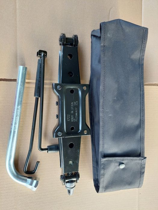 Домкрат Golf 7 Octavia A7 Leon