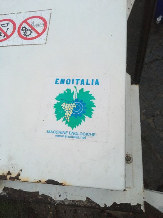 Relador de uvas e desengaço