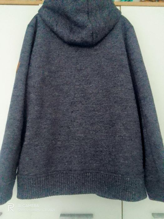 Ciepły męski sweter z kapturem