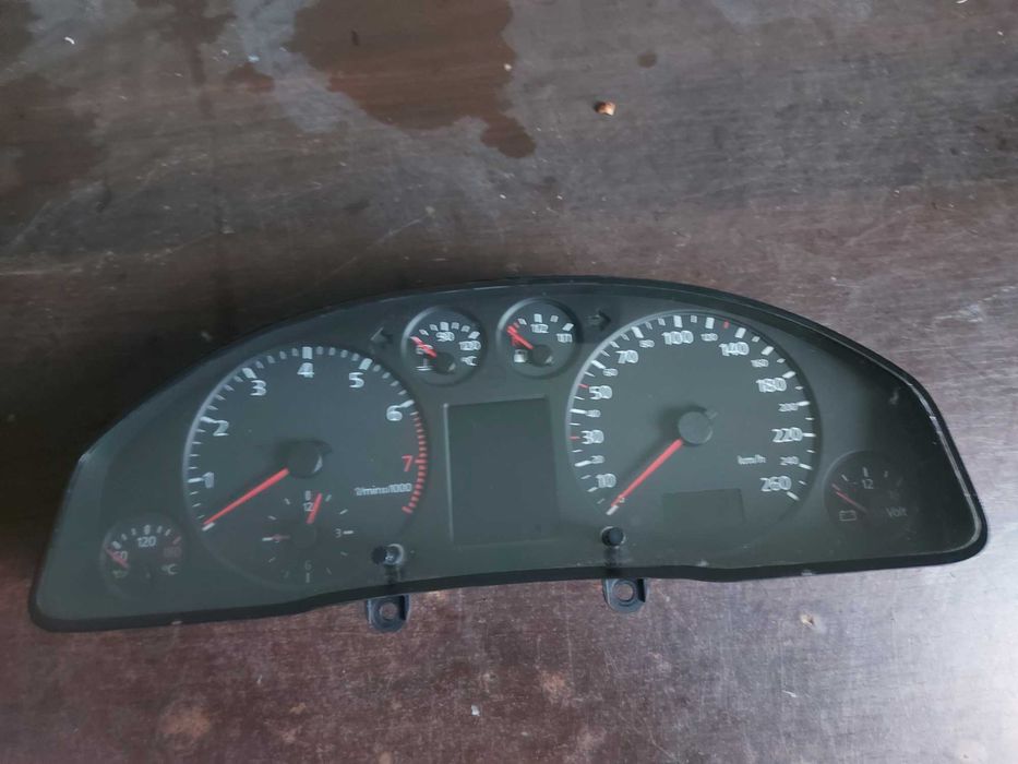 AUDI OE: 4B0.9919.880H, licznik Audi A6 C5 2.4 V6