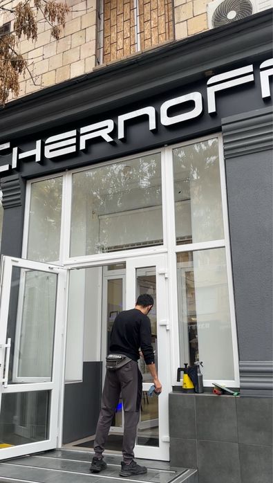 Клінінгові послуги миття вікон, фасадів , вітрин, висотні роботи