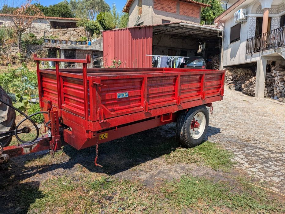 Trator Steyr 8055 + reboque + fresa + charrua agrovil + abre-regos