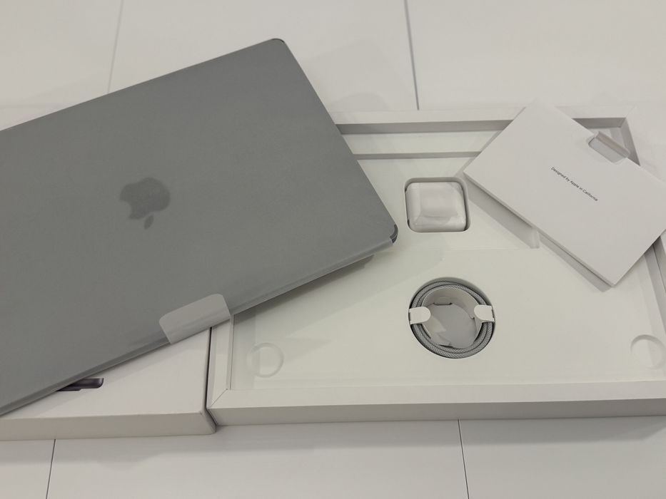 Apple MacBook Air 15" 16GB/1TB M2 Space Gray