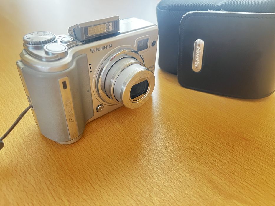 Camara Digital Fujifilm FinePix E510