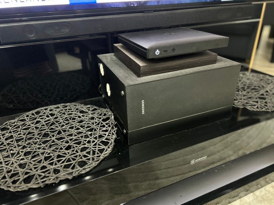 Sprzedam kompletną ściankę z TV LG 65"/Soundbar Samsung/RTV szafka