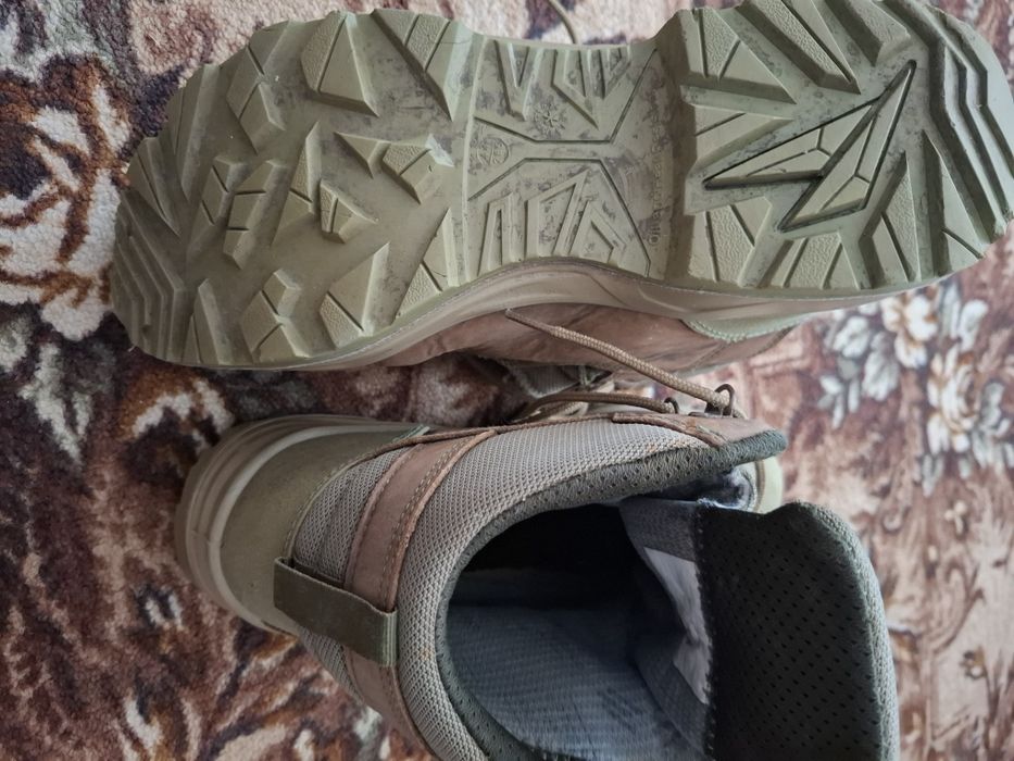 Продам ботинки (берци)