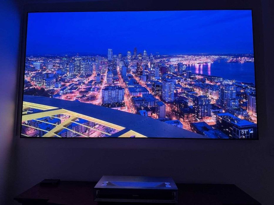 Projetor de cinema em casa Hisense PX3-PRO 4K UHD com triplo laser.