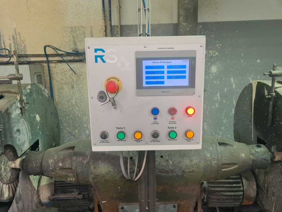 Máquina de polir panelas e tampas com automato e quadro novos