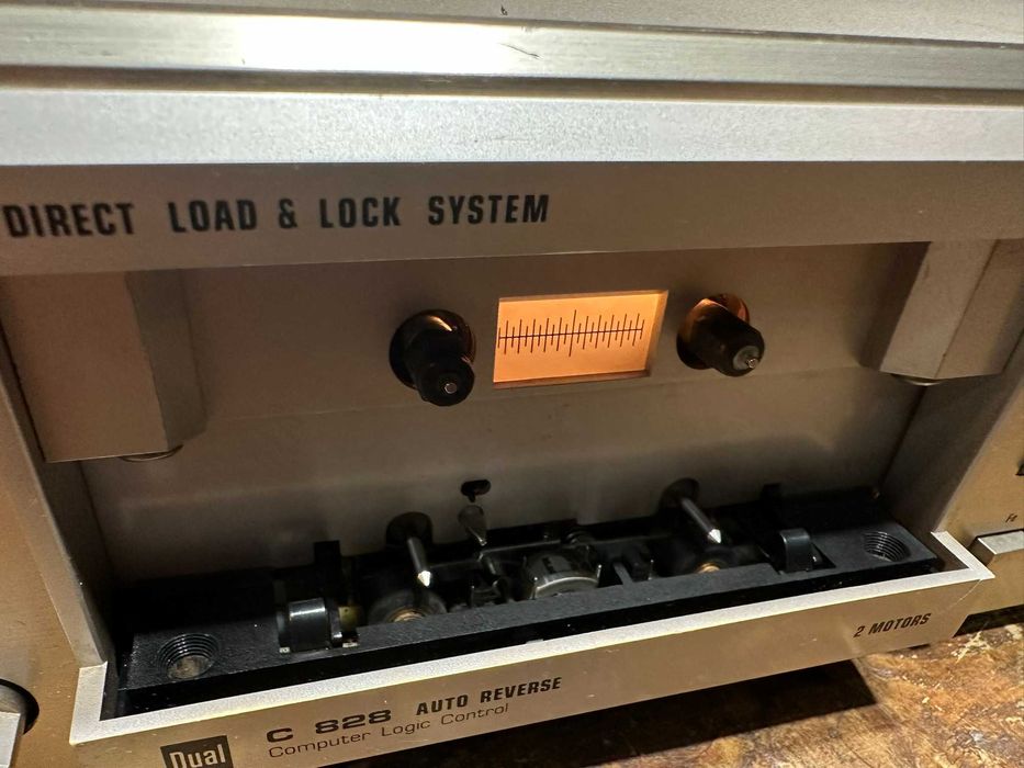 Magnetofon Dual C 828.