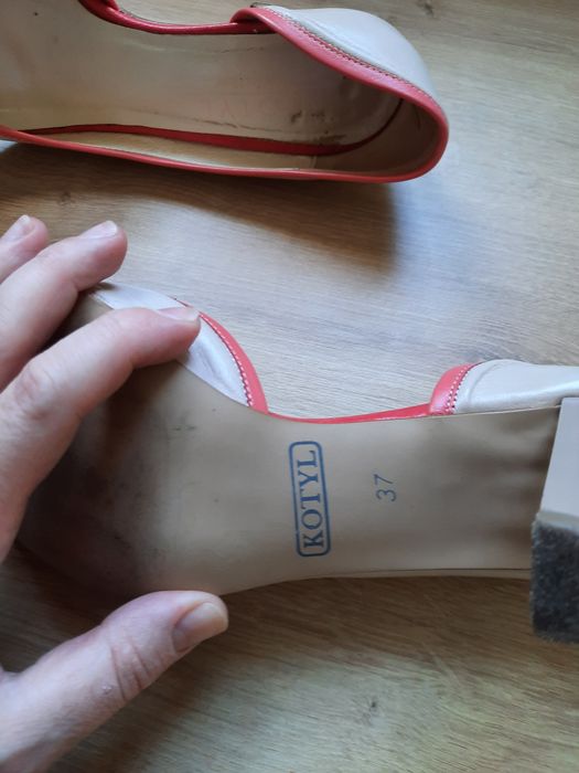Czułenka skóra rozm. 37, firma Kotyl