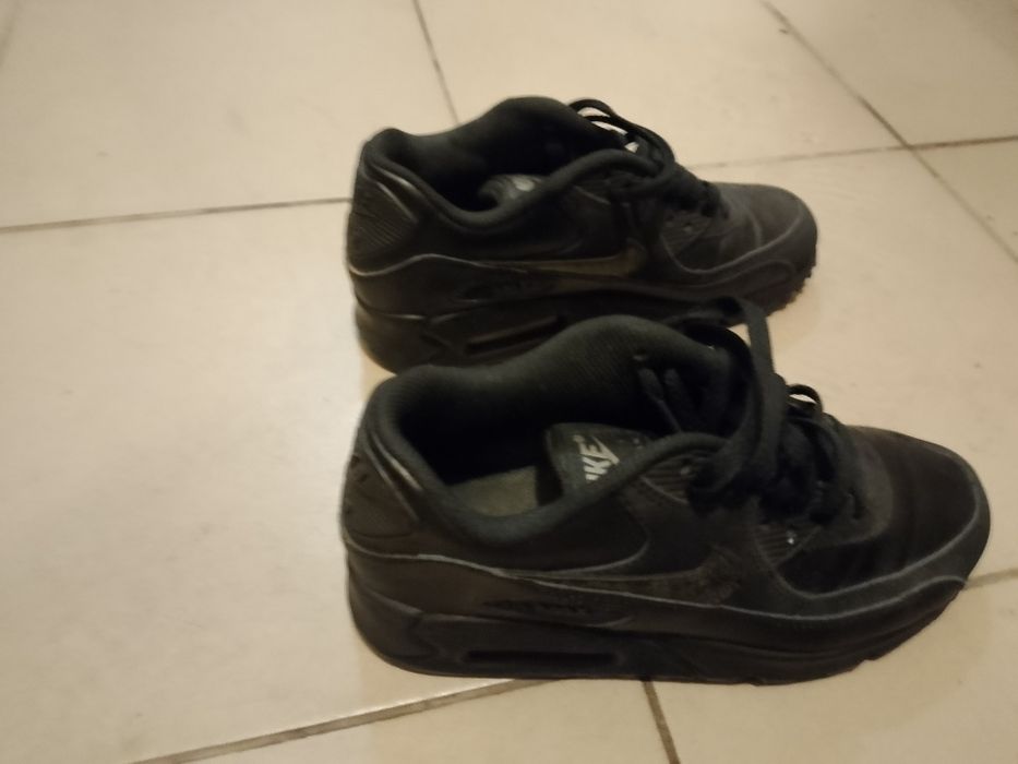 Крассовки Nike.37.5 размер