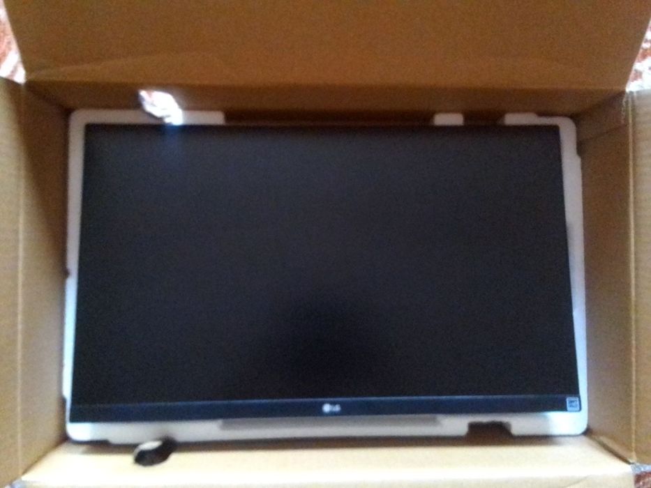 Монітор LG MK 600 24 дюйми!