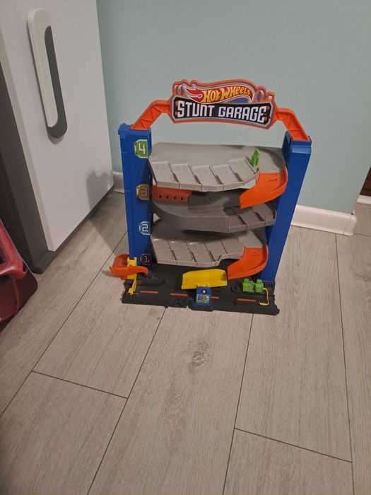 Hot Wheels Stunt Garage - Garaż Kaskaderski