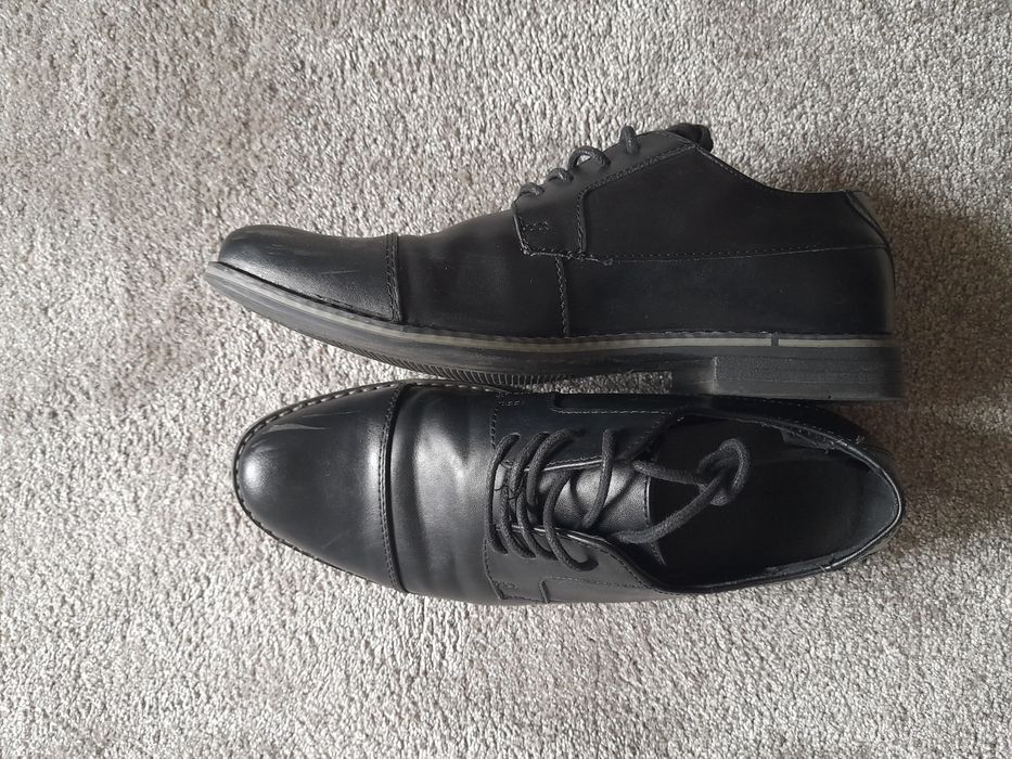 Buty męskie, czarne skórzane w rozmiarze 39