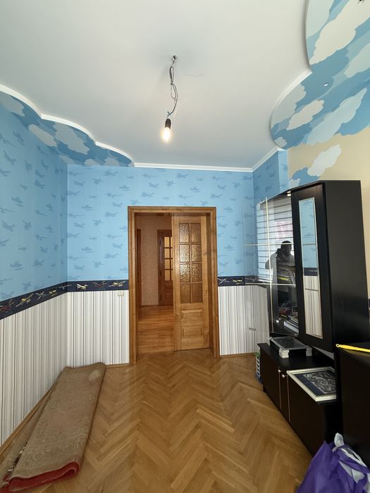 Продається просторий будинок