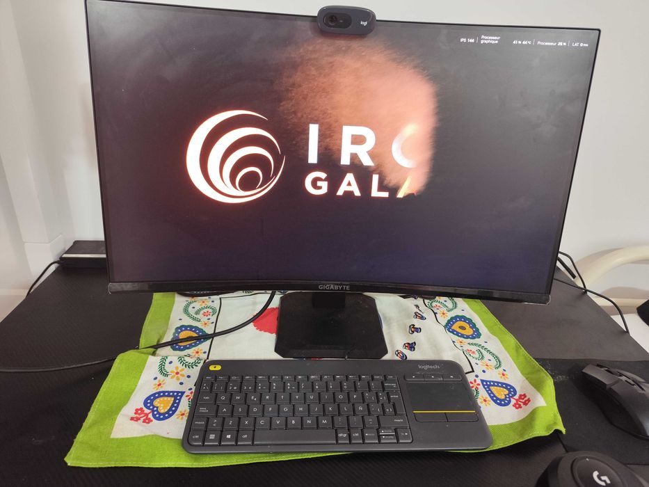 Moniteur incurvé Gigabyte GS27FC — 27" — 144Hz — FHD — parfait état