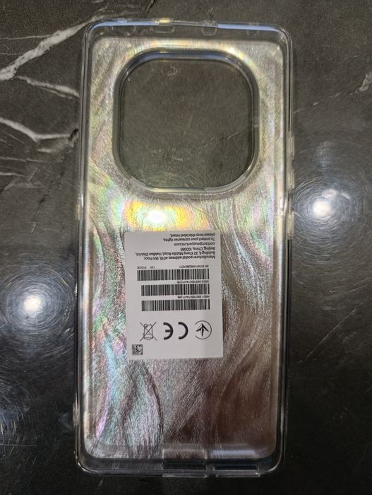Продам 2 новых чехла,3-й в подарок для Redmi Note 14 Pro
