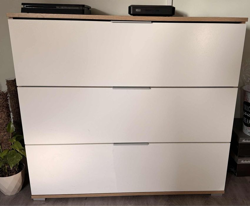 Szafa / komoda / witryna. Zestaw Zele