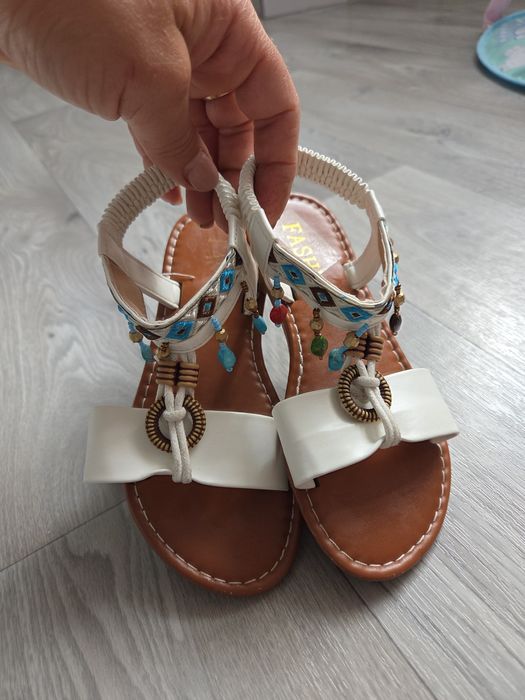 Дитячі сандалі літні
