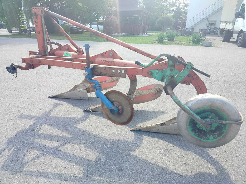 Pług rolniczy 3-skibowy