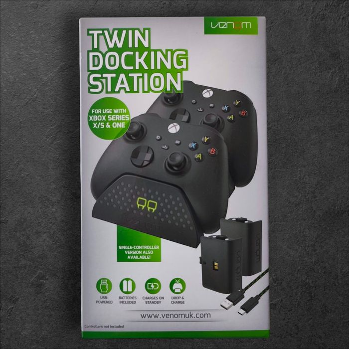 Zestaw Xbox One S + 3 pady + 2 gry + stacja ładująca