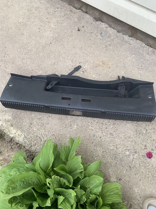 Накладка замка багажника Skoda fabia 2 2007-2014 р