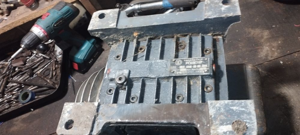 Продам редуктор . Продам редуктор для дровокола