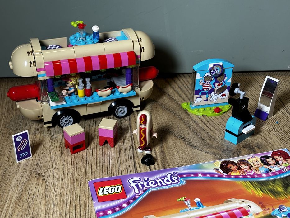 Lego Friends 41129 - Amusement Park Hot Dog Van