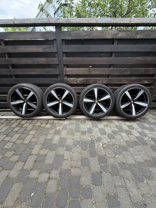 Диски Porsche Macan S різноширокі з резиною Pirelli, 265 40 21, 295 35 21