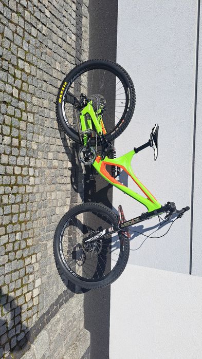 Specialized demo 8
