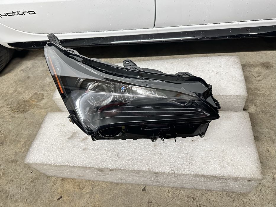 Передняя правая фара Lexus NX, Лексус