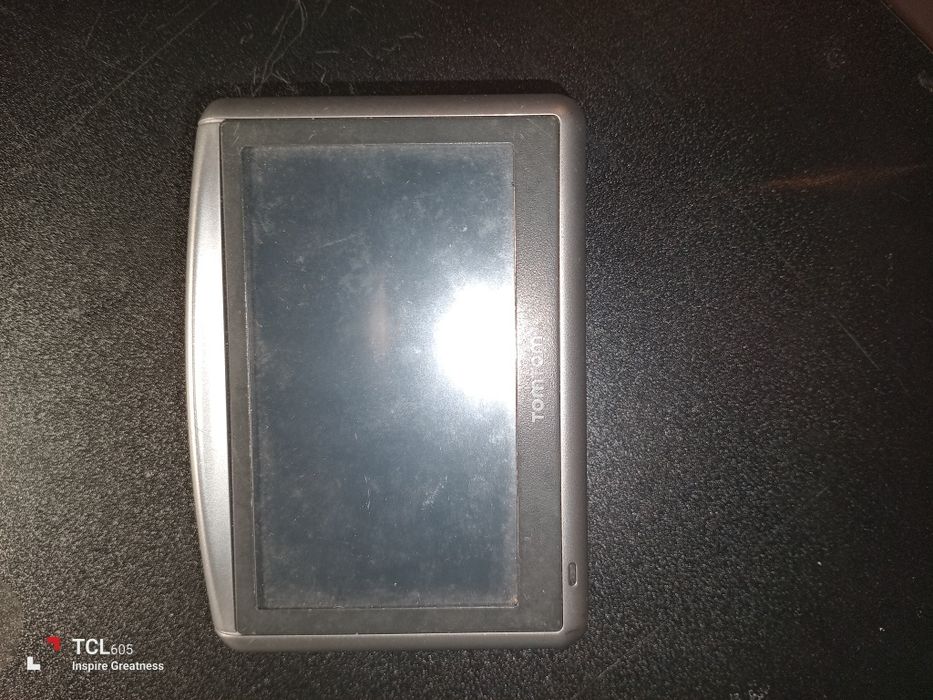 Um GPS, Uma Apple e uma coluna JBL pulse