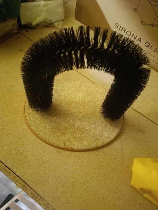 Szczotka drapak dla kota