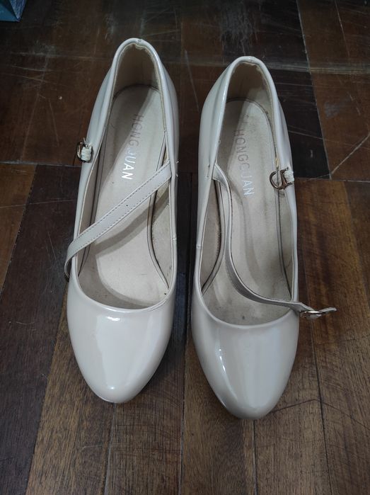 Туфлі лакові 38 р