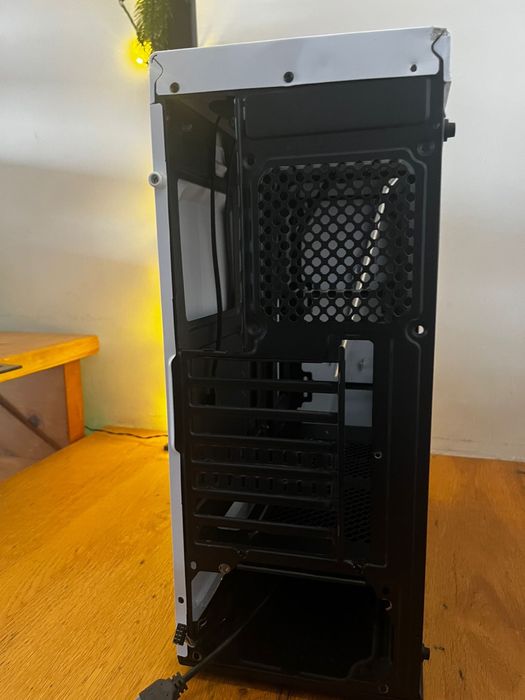 Obudowa do komputera stacjonarnego