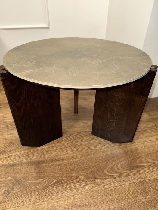 Stolik kawowy brazowy drewniany