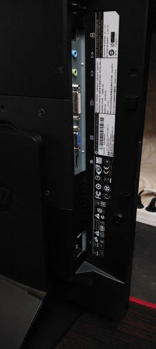 HP EliteDisplay E221c