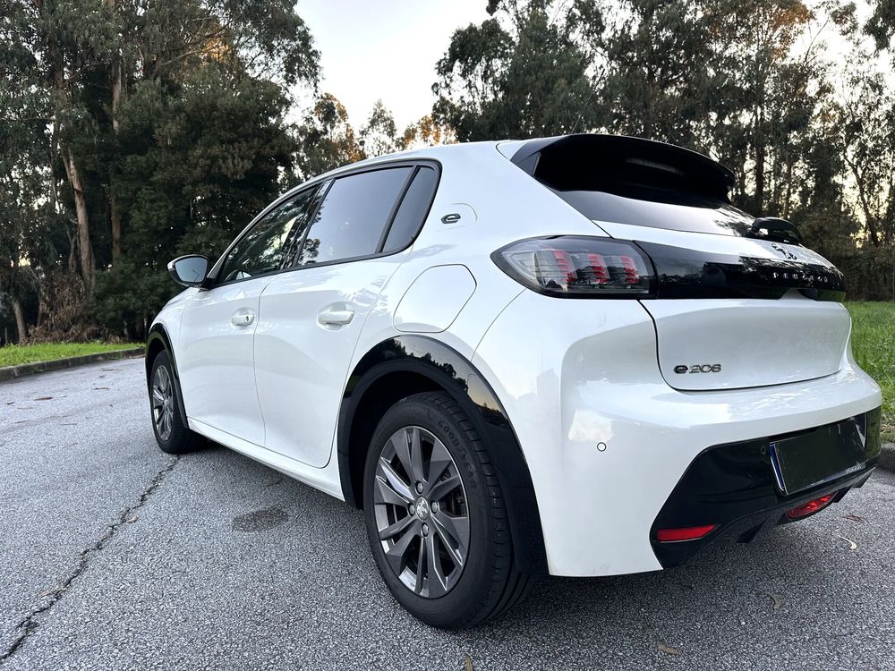 Peugeot e-208 50 kWh Allure Pack