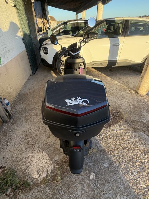 Vendo mota eletrica sem carta  ,com 6 meses de uso