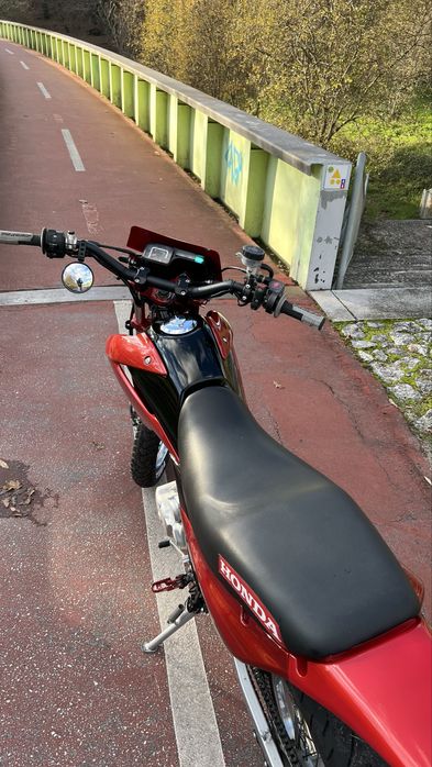 Honda Xr125l com muitos extras