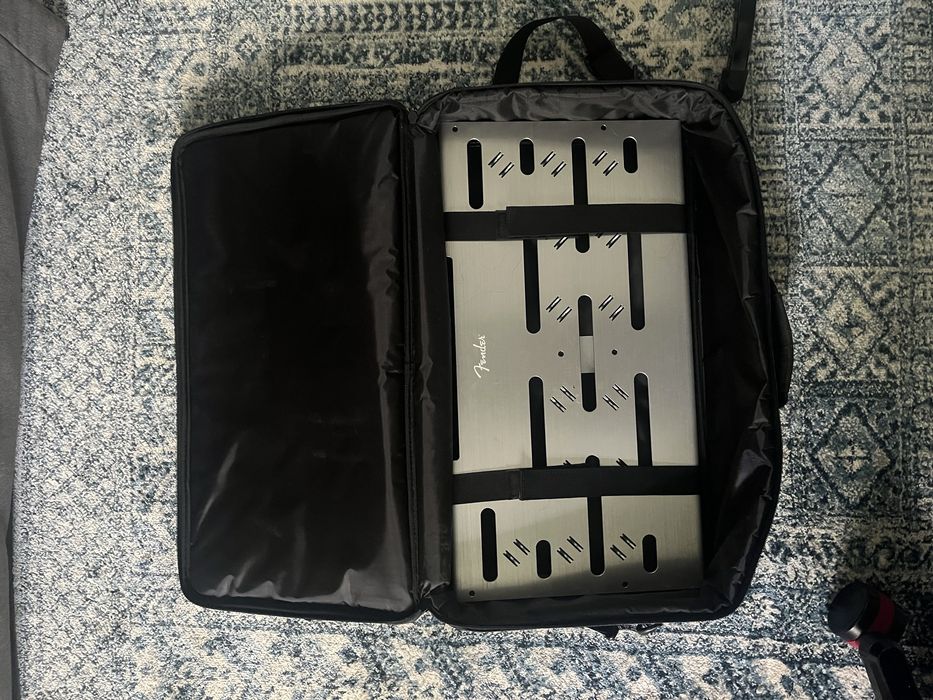 Fender Professional Pedal Board M