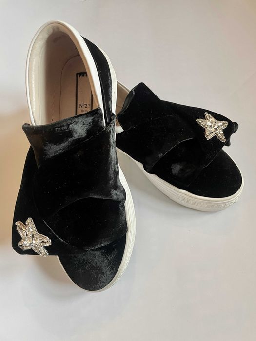 Бархатные туфли слипоны с стразами Италия р. 39